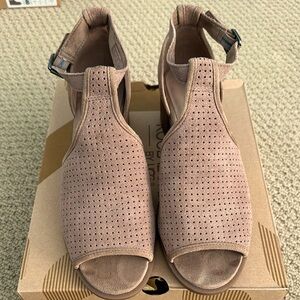 Kookaburra Ashlyn suede bootie shoe